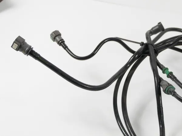 Tuyau de refroidisseur de carburant Peugeot 5008 09-13 1.6 HDI image 3