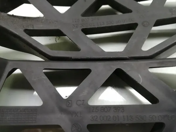 Supporto paraurti posteriore Skoda Octavia 2011 Hatchback image 5