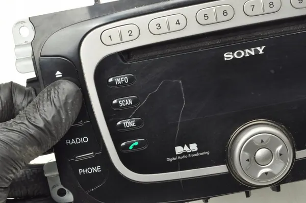 Ford OEM 8M5T-18C939-LD Radio Sony DAB & MP3:llä image 5