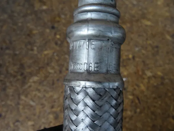 AUDI A4 B6 B7 1.8T Turbo Oil Pipe 06B145735A image 2