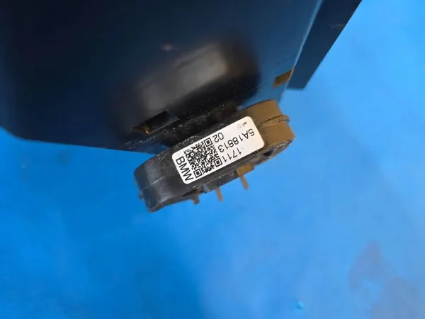 Support Radiateur Droit OEM QUA11654 pour BMW 7 G70 image 3