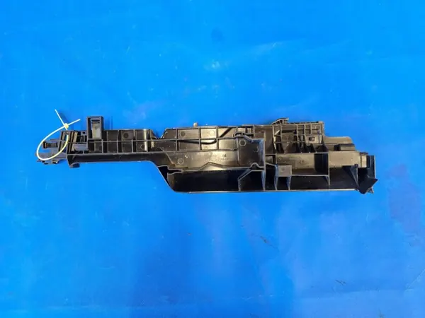 Support Radiateur Droit OEM QUA11654 pour BMW 7 G70 image 4