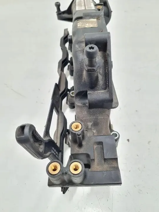 Collecteur d'admission AUDI A8 D3 4.0L Diesel 057129676AC image 2