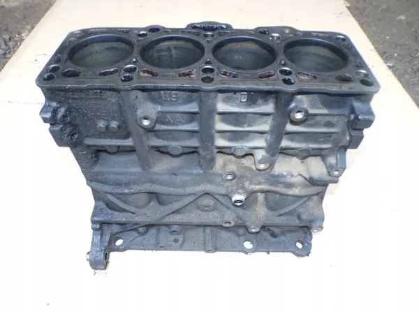 Moottorilohko OEM 038103021AA VW Passat B5 1.9 TDI image 2