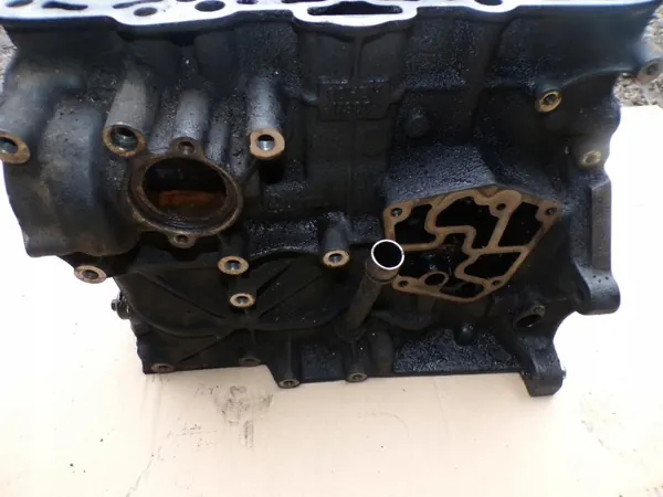 Moottorilohko OEM 038103021AA VW Passat B5 1.9 TDI image 4