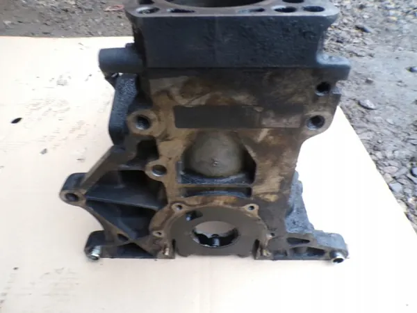 Moottorilohko OEM 038103021AA VW Passat B5 1.9 TDI image 8