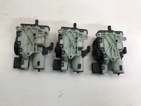Mercedes AdBlue-pomp OEM 0928404016 - Gebruikt image 2
