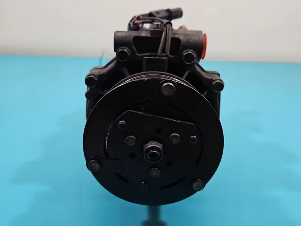 Compresseur de Climatisation Mitsubishi Outlander II 7813A069 image 2