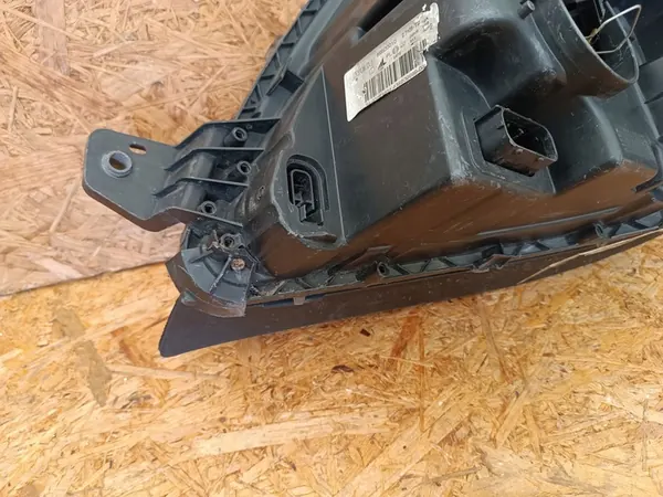 Farol Dianteiro Direito Iveco Daily IV III 2006- OEM 69500010 image 5