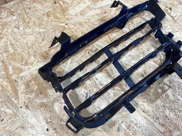 Suporte de para-choque direito Porsche Cayenne 9y0807682 image 2