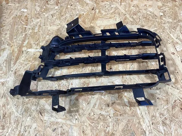 Suporte de para-choque direito Porsche Cayenne 9y0807682 image 4