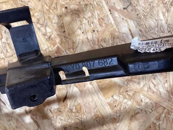 Suporte de para-choque direito Porsche Cayenne 9y0807682 image 7