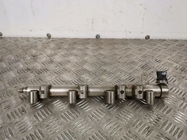 Conduto de combustível Opel OEM 12614735 Insignia A image 2