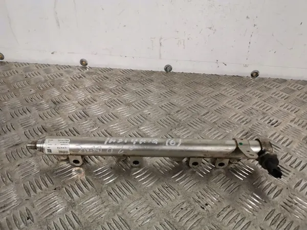 Conduto de combustível Opel OEM 12614735 Insignia A image 3