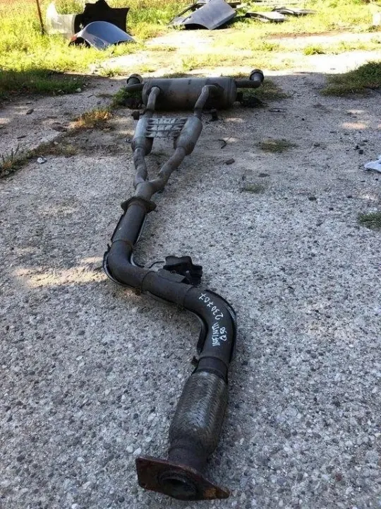 Infiniti Q50 Vaimennin OEM 201004GA0D - 2.1L Diesel image 2