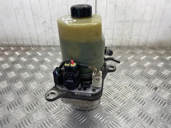 Stuurbekrachtigingspomp Ford Focus MK2 C-MAX 4M513K514BD image 3