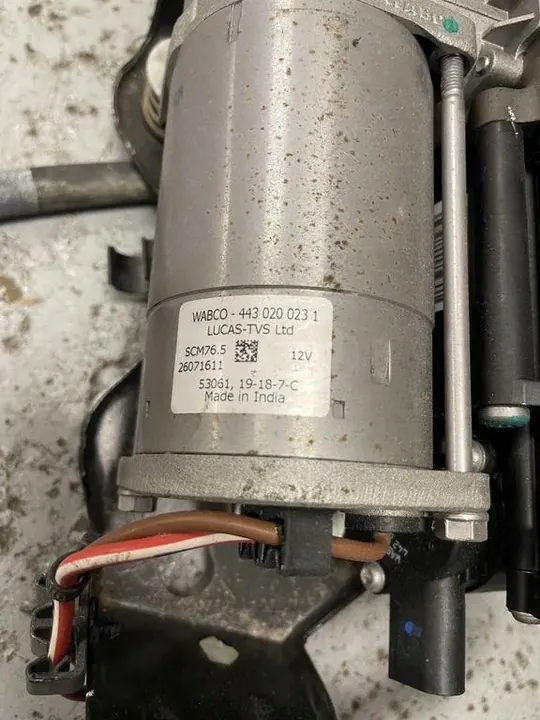 Compresseur de suspension BMW X5 (F15, F85) 26071611 image 1