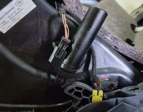 OEM 8H1857035 Matkustajan hansikaslokero Audi A4 B6 B7 Cabrio image 4