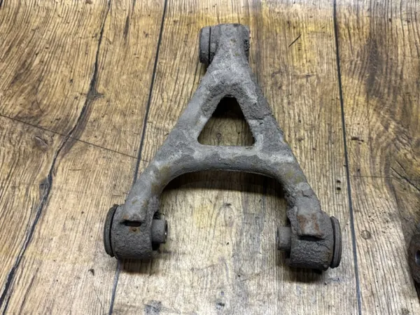 Support Amortisseur OEM Audi A4 B5 Arrière Quattro image 4