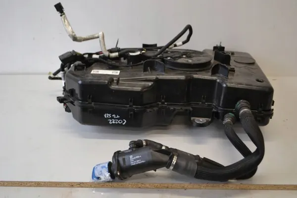 AdBlue-säiliö OEM 2N0.131.969.A VW Transporter T6:lle image 2
