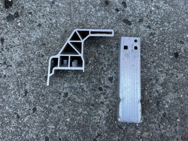 Support radiateur droit Mercedes Classe C 205 OEM A2056203701 image 3