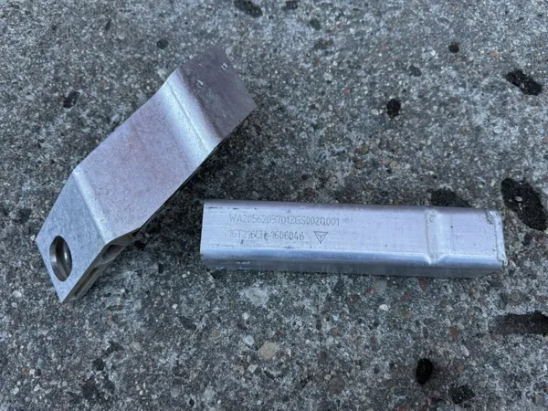 Support radiateur droit Mercedes Classe C 205 OEM A2056203701 image 4