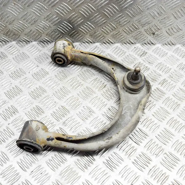 Braccio di Controllo Superiore Anteriore Toyota Land Cruiser (BJ70) image 4
