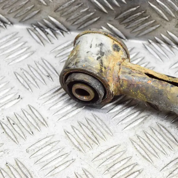 Braccio di Controllo Superiore Anteriore Toyota Land Cruiser (BJ70) image 6