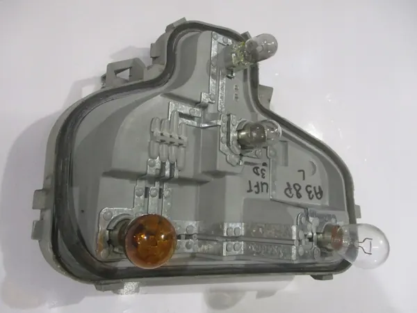 Audi A3 8P Left Rear Lamp Holder 8P3945257A image 2