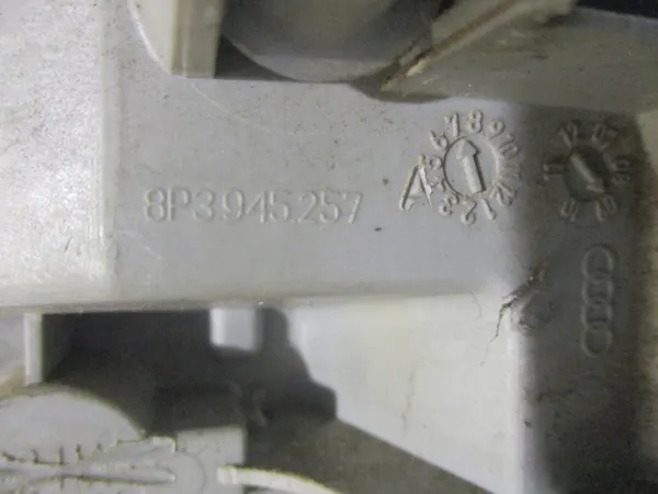 Audi A3 8P Left Rear Lamp Holder 8P3945257A image 6