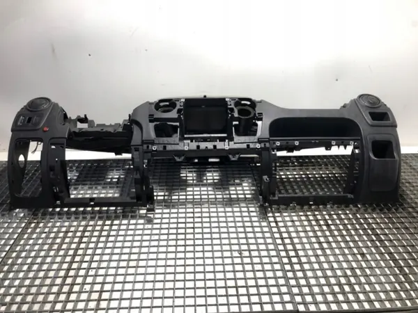 OEM 681000035R Renault Master III kojetaulu image 4