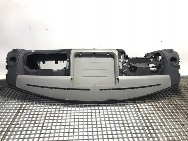 OEM 681000035R Renault Master III kojetaulu image 5