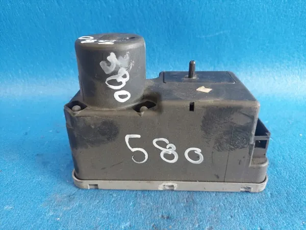 Centrale vergrendelpomp OEM 1H0962257 voor Golf 3 image 2