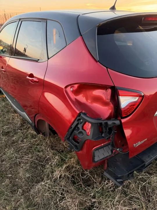 Para-lamas traseiro Renault Captur I OEM 348808 - Esquerdo/Direito image 3