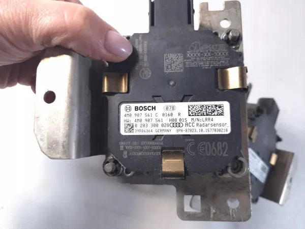 Audi Q7 Distronic Radarsensor OEM 4M0907541C/4M0907561C image 3