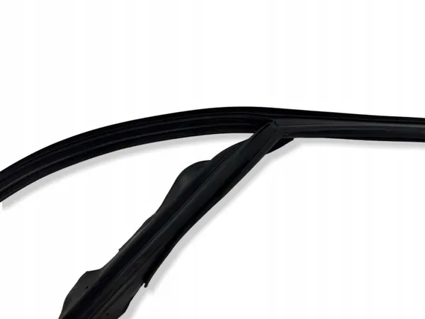 Joint vitre porte avant droit OEM 5K4837431C image 9