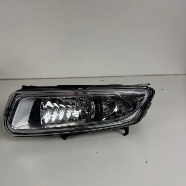 Feu antibrouillard gauche avant OEM JPF6R0941061C VW Polo V image 2