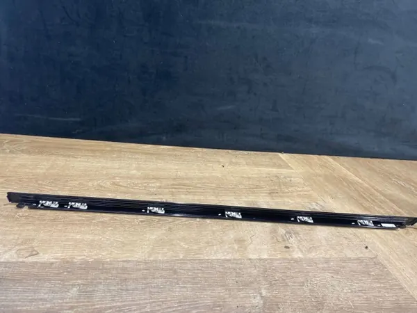 Fensterdichtung Linke Hintertür OEM J8A2255A61AD image 3