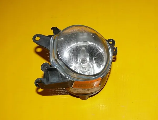 Farol de neblina esquerdo Audi A8 D2 99-02 4D0941699B image 2