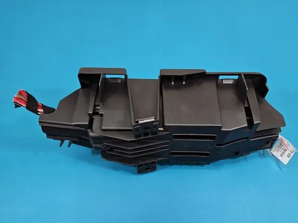 Zekeringkast Mercedes GL II X166 A1669063901 image 3