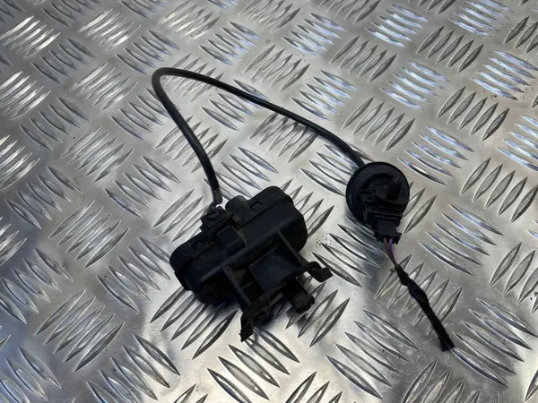 Bränsleklappmotor OEM 3T0810773 för Skoda Superb II image 2