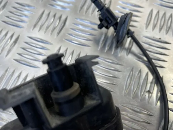 Bränsleklappmotor OEM 3T0810773 för Skoda Superb II image 3