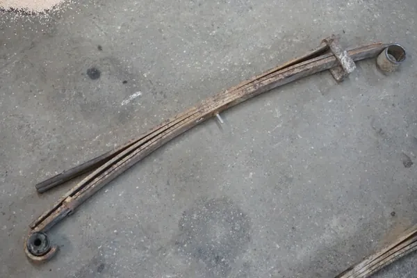 Ressorts à lames arrière Suzuki Samurai OEM 000003 image 2