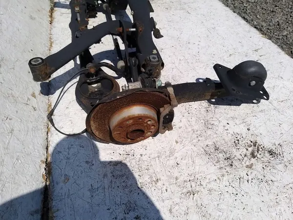 Trave di Sospensione Posteriore Octavia III 4x4 image 3