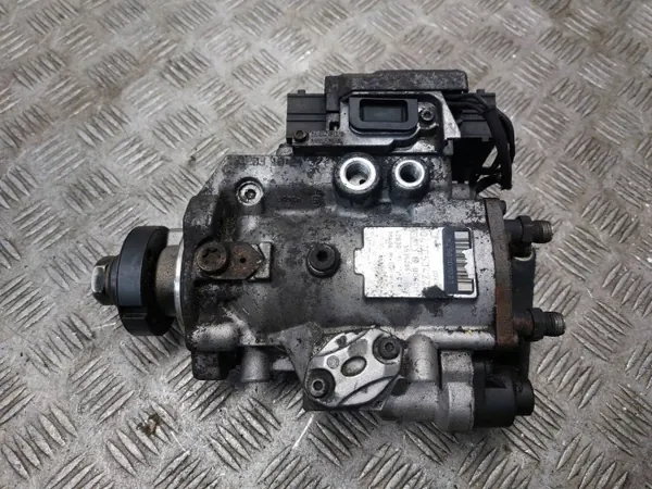 Pompe à injection OEM 0470504220 55352861 pour Opel image 2