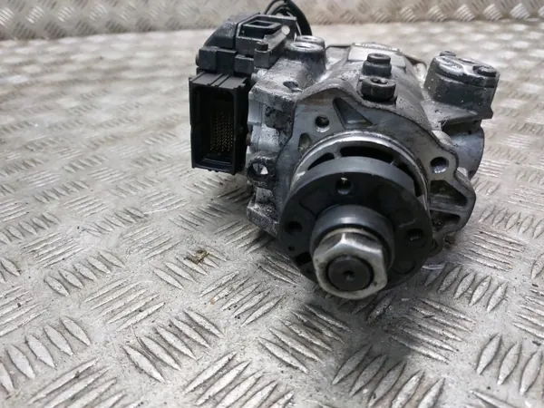 Pompe à injection OEM 0470504220 55352861 pour Opel image 3