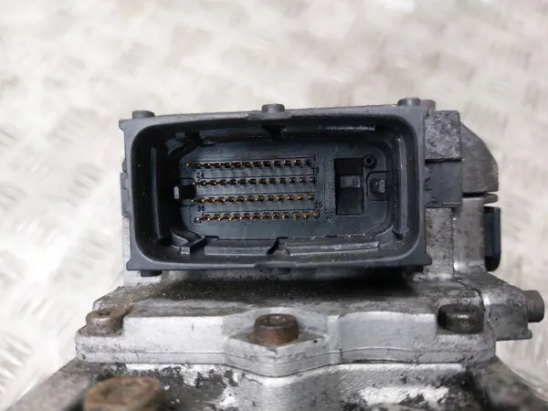 Pompe à injection OEM 0470504220 55352861 pour Opel image 4