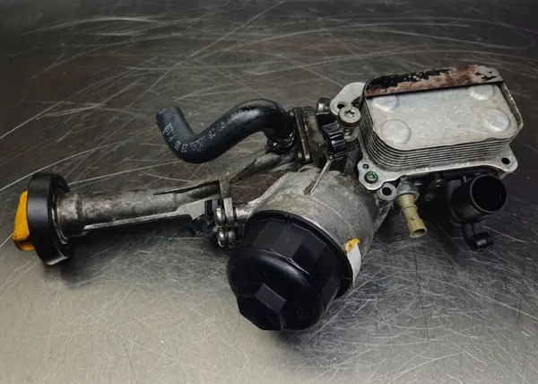 Oljefilterhus Fiat 500L 1.3 M-JET 55238288 image 2