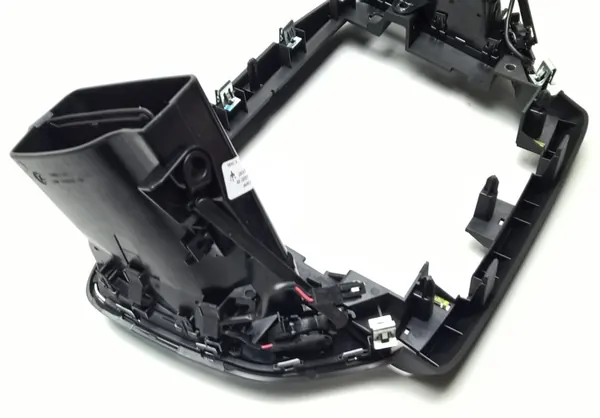 Radio-kehys ritilä OEM 670066392 Maserati Ghibli image 8