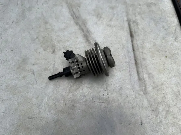 Inyector AdBlue OEM 208993839R para Master Movano image 2